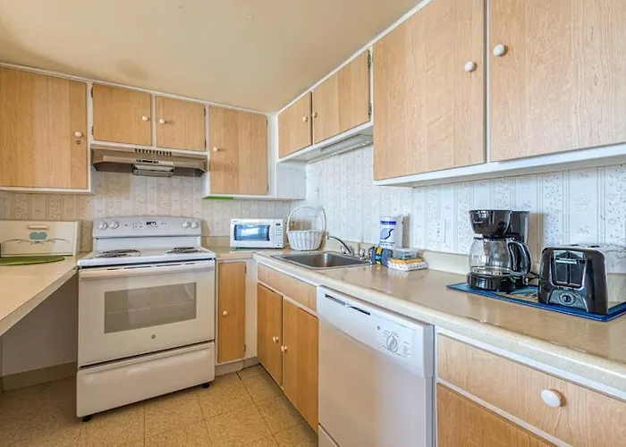 9400 Unit 1608 *